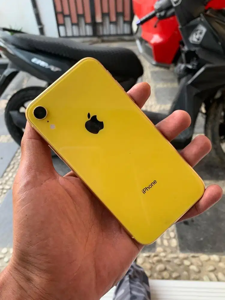 iPhone xr 64gb original lengkap san Mulus like new