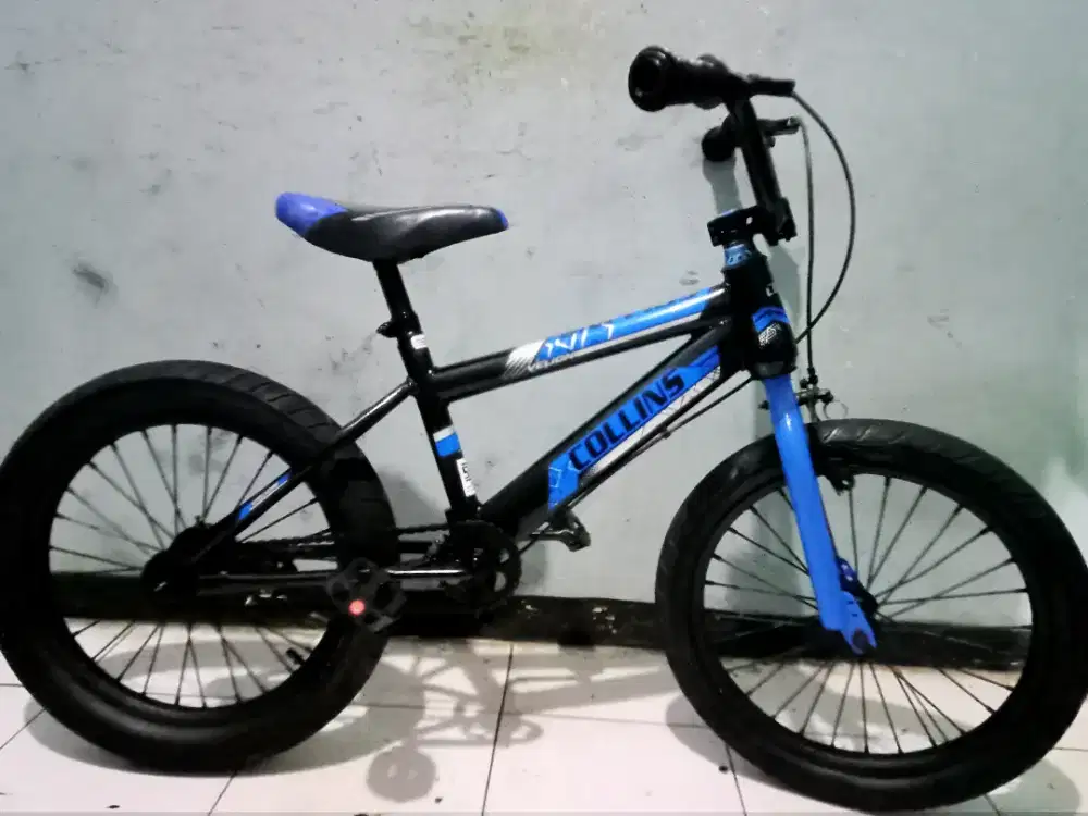 Dijual sepeda BMX merk COLLINS ring 18 kondisi masih bagus Kker normal