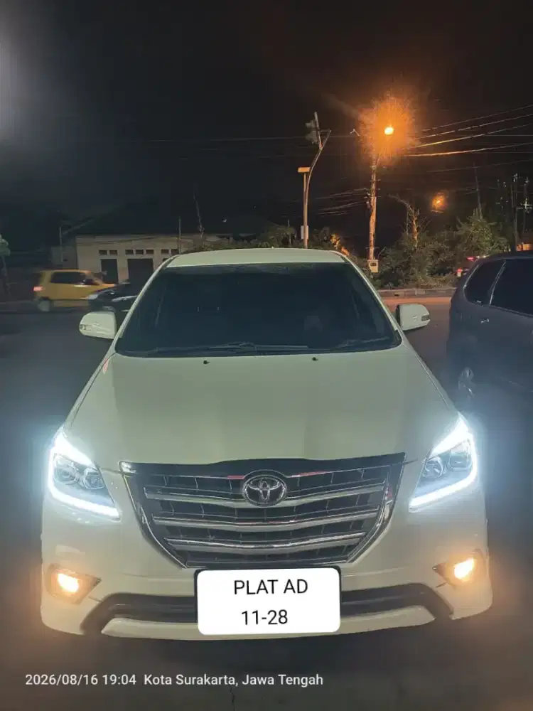 KIJANG INNOVA V BENSIN-AT 2014