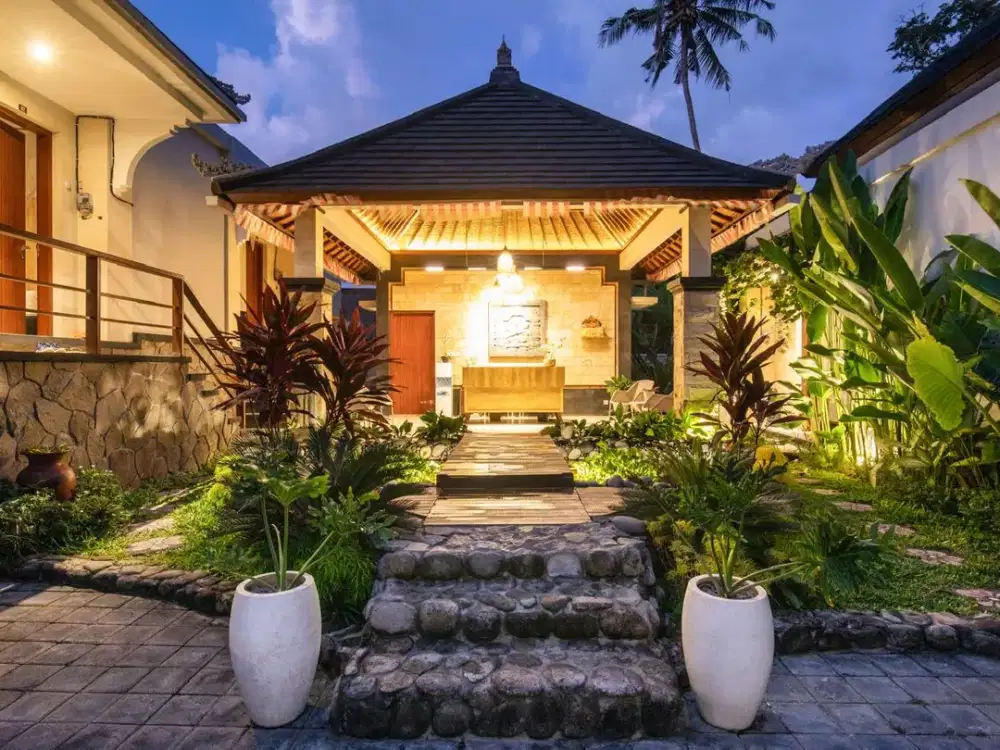 10 Private Villas With A Honeymoon Concept In Munggu, Bali