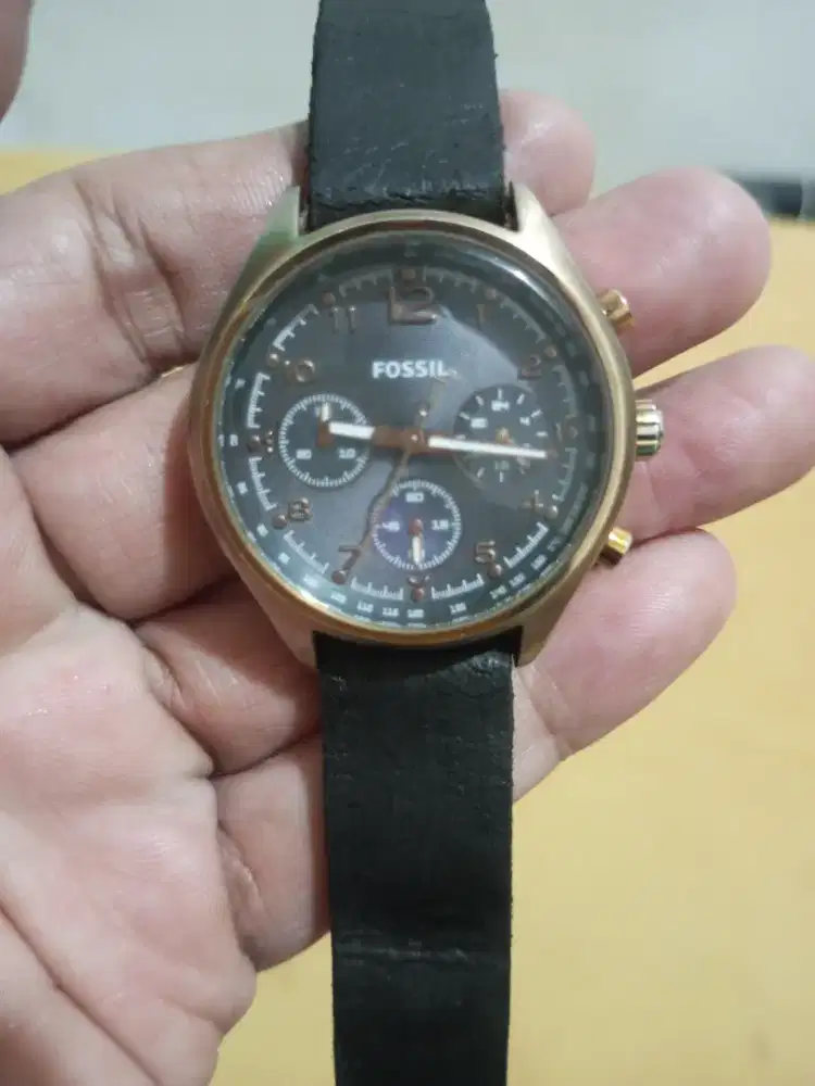 Jam tangan merk fossil