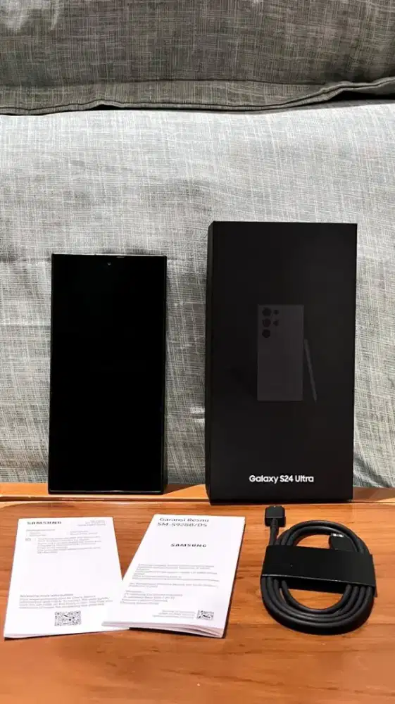 SAMSUNG S24 512GB ULTRA LIKE NEW!