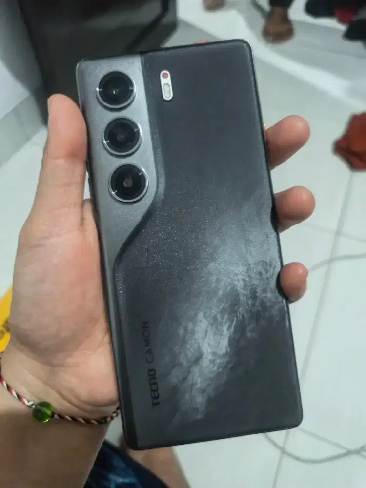 Tecno camon 40 2.5 nego