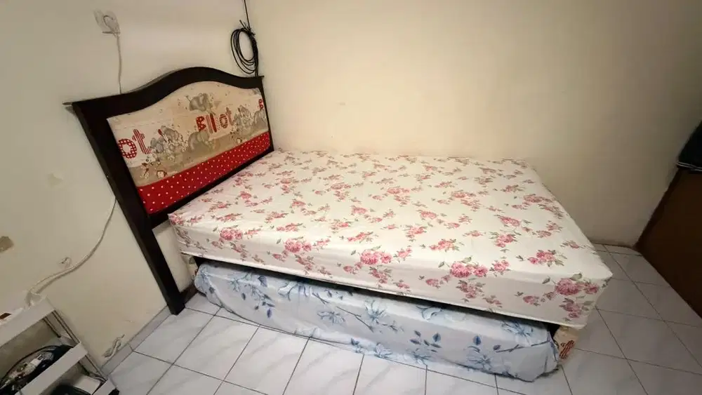 Jual springbed 2 tingkat bekas