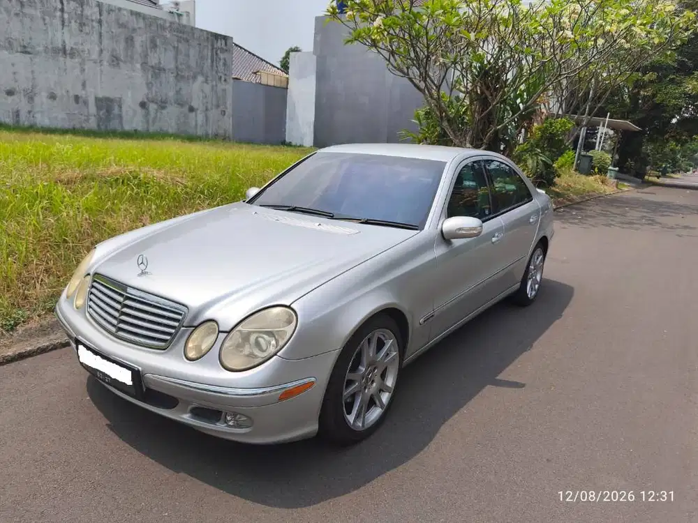 2003 Mercedes-Benz E240 2.6 Sedan