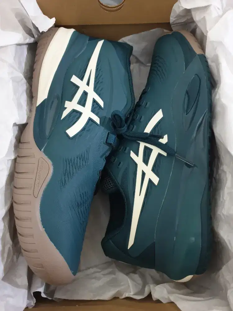 SEPATU TENNIS / PADEL