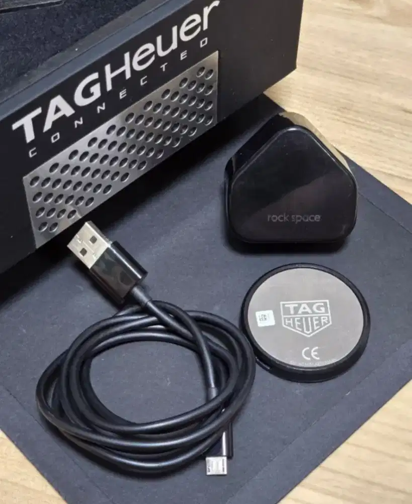 Charger & Box Tag Heuer Connected Modular 45