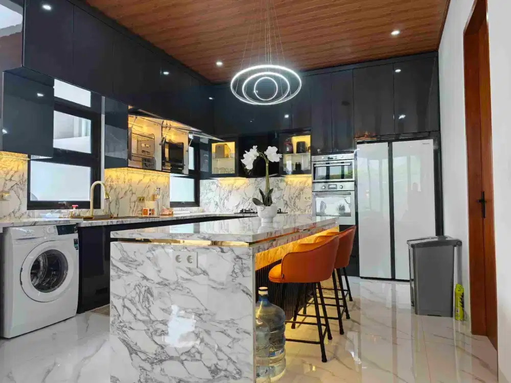 Rumah 5 kamar tidur dengan bilyard Dan jacuzy