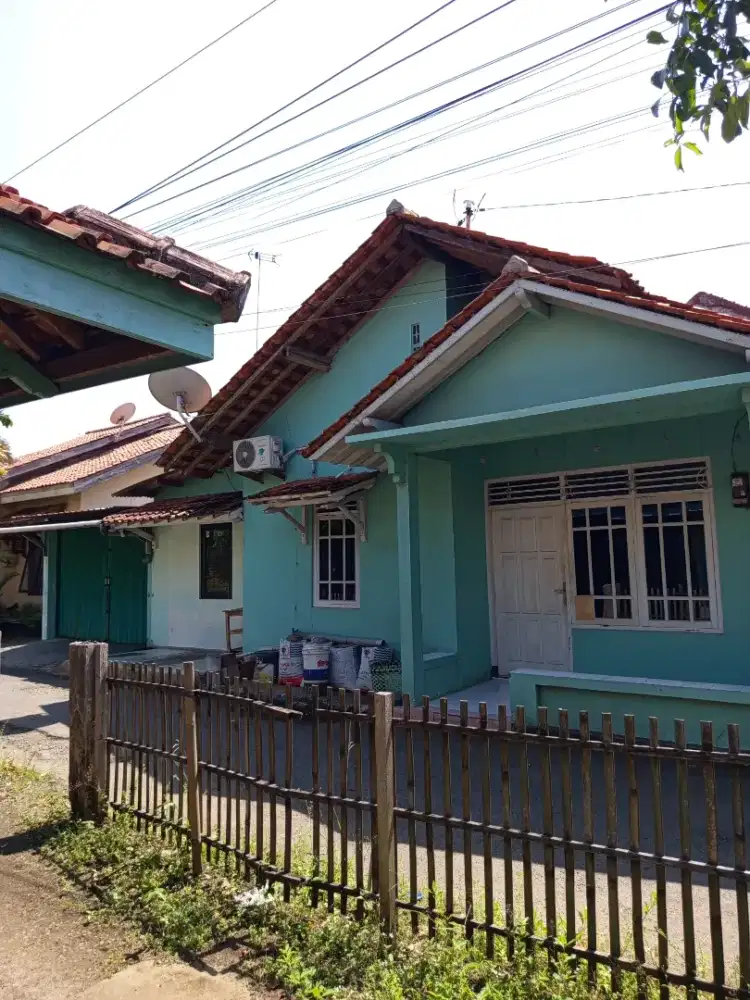 Jual rumah bonus isi