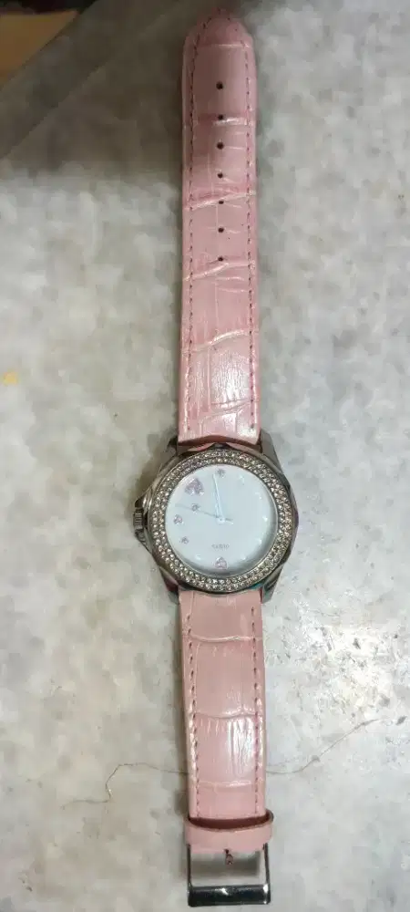 Dijual jam Guess original