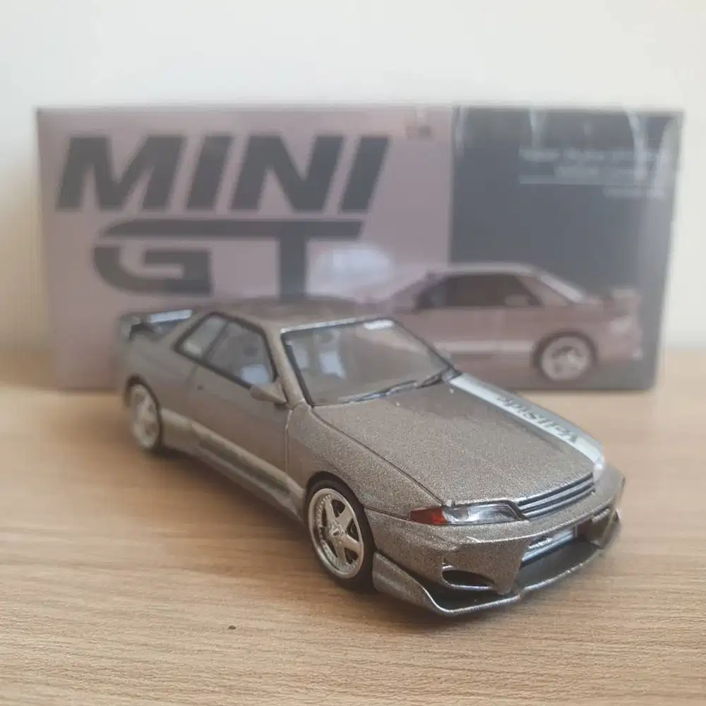 Mini GT 971 Nissan Skyline GT-R R32 1/64 (VeilSide Combat C-I, Veil)
