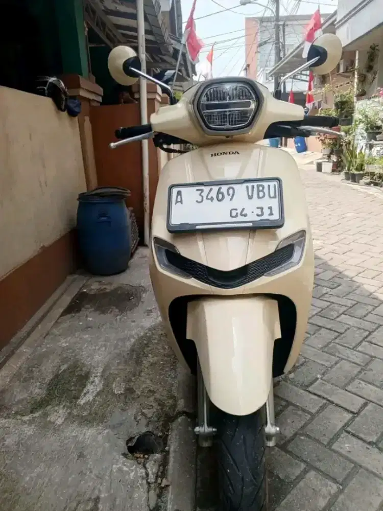 Staylo 160 CBS 2026
Plat