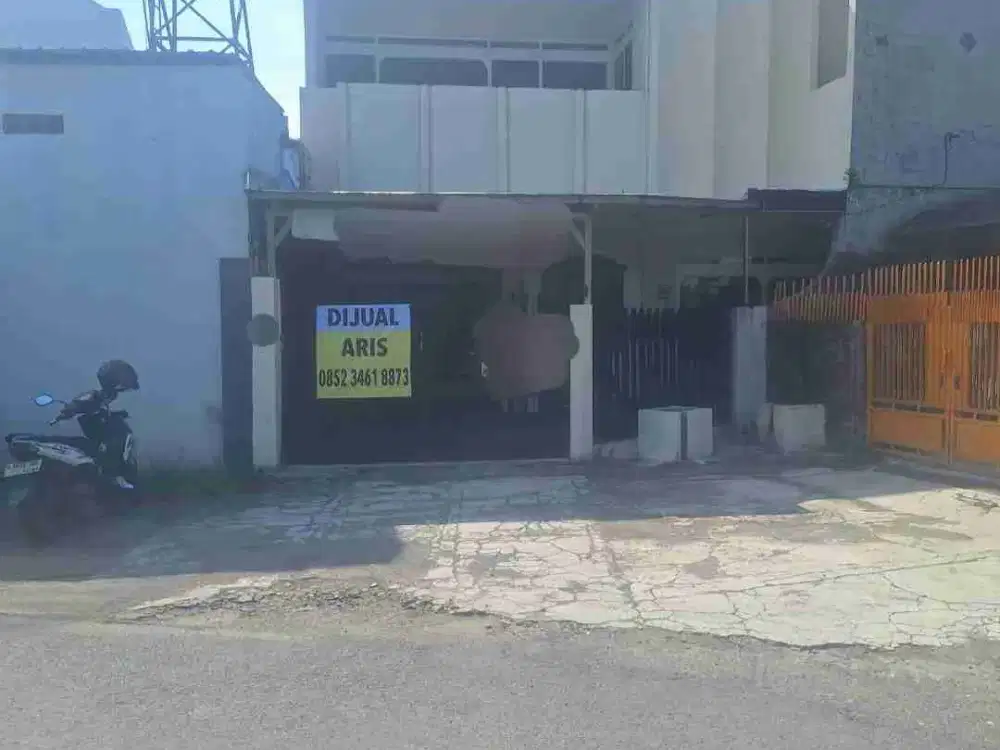 RUMAH TENGAH KOTA DI JL TAMAN PEKUNDEN SEMARANG TENGAH