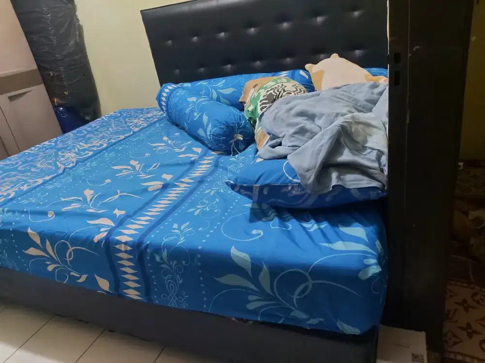 Kasur dan Dipan