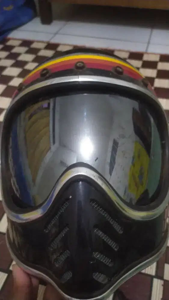 Helm Retro Cakil