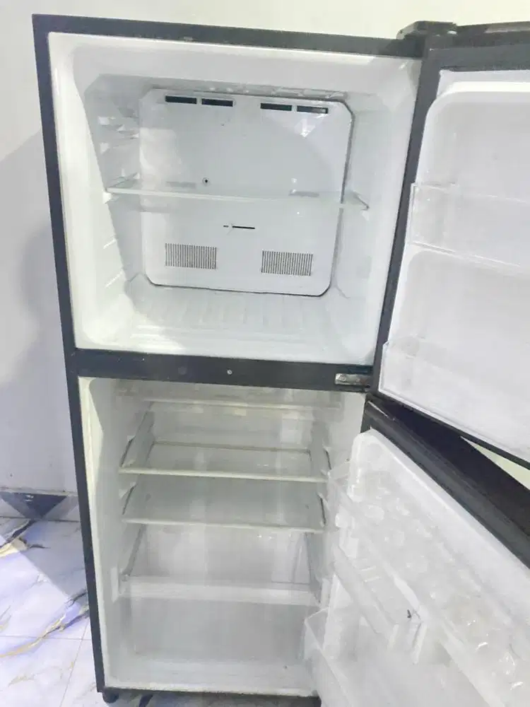 dijual kulkas 2pintu