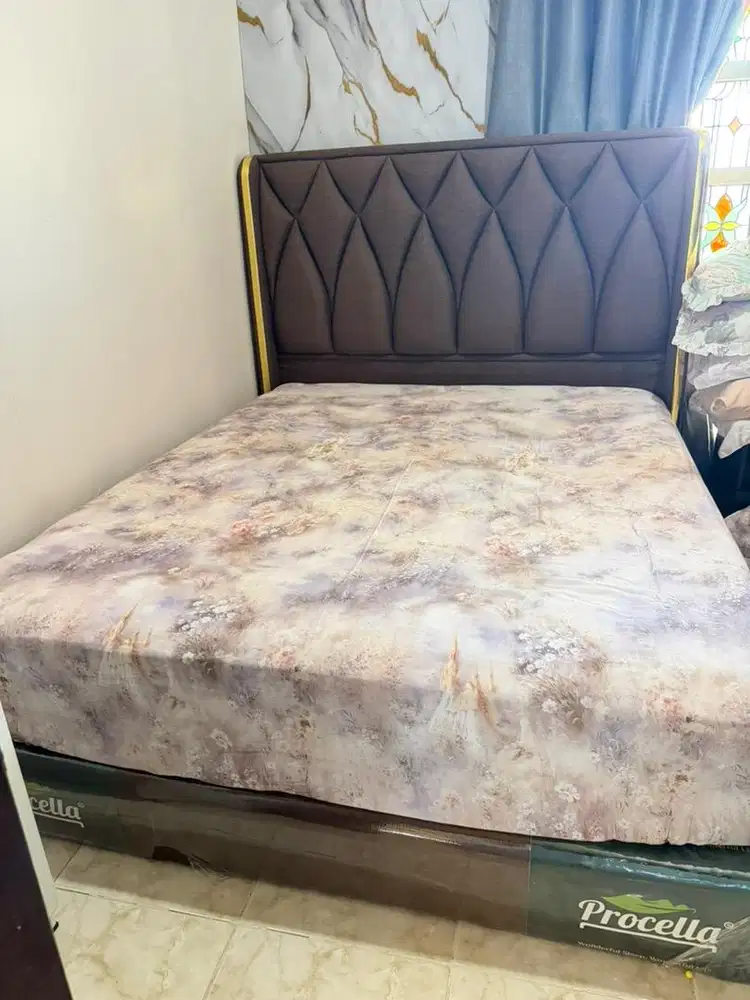 dijual ranjang baru pakai sebulan ( tanpa kasur )