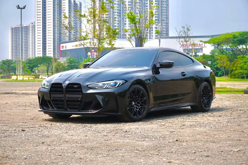 BMW M4 Competition Coupè S58 G82 2022 Hitam Terawat Rare Mods DP Low