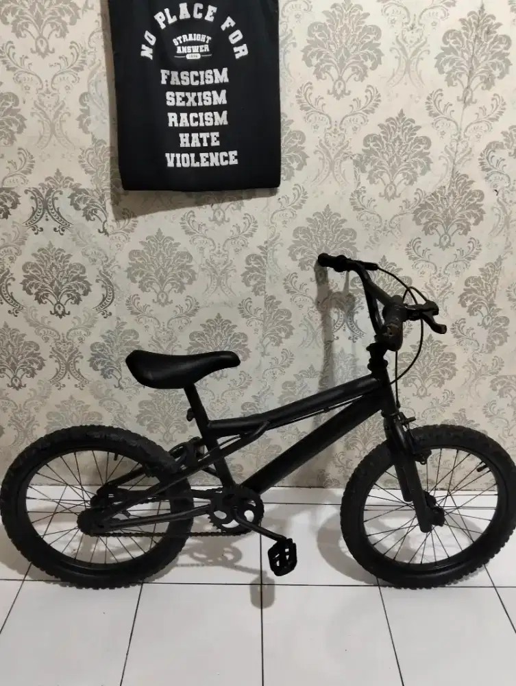 Sepeda BMX anak ukuran 18 untuk usia 5 sampai 8 tahun