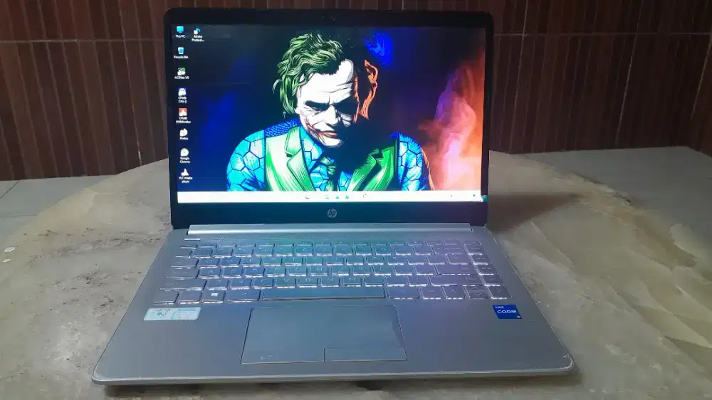 Laptop Hp 240 G8 core i5 Ram8GBssd256GB Iris Xe graphicsBacklightGEN11
