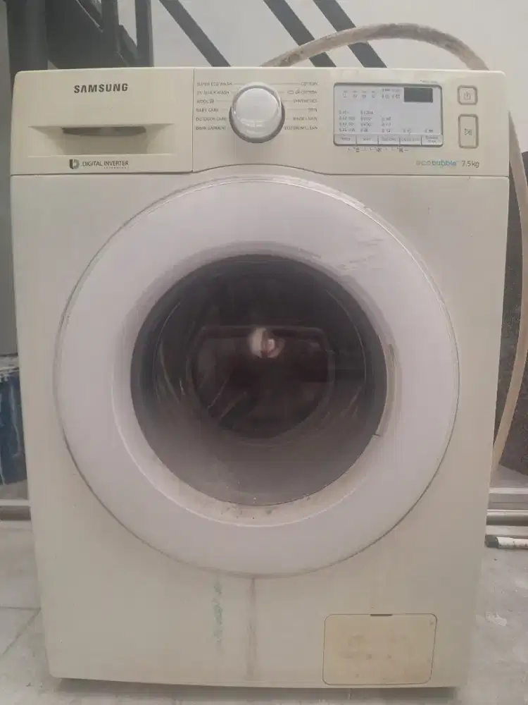 Dijual mesin cuci Electrolux digital inverter