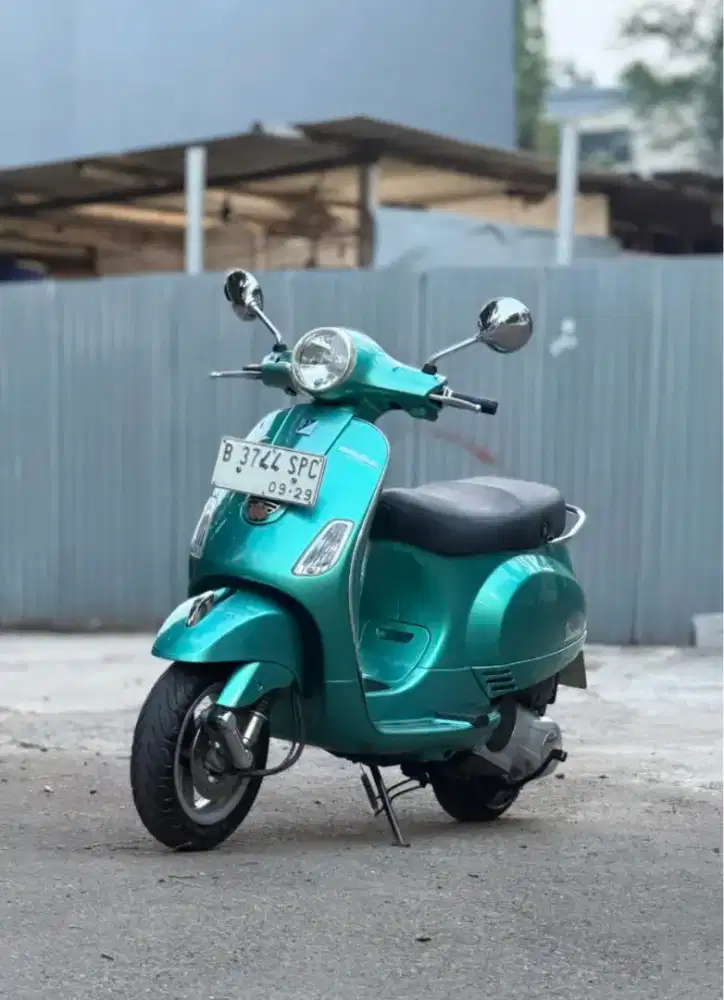 PIAGGIO VESPA LX150 3V IE TAHUN 2013 WARNA WARNA VERDE PORTOFINO