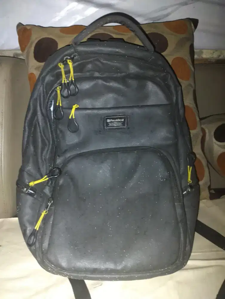Tas Ransel president