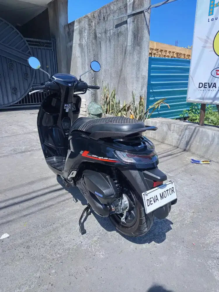 Stylo hitam Deva motor