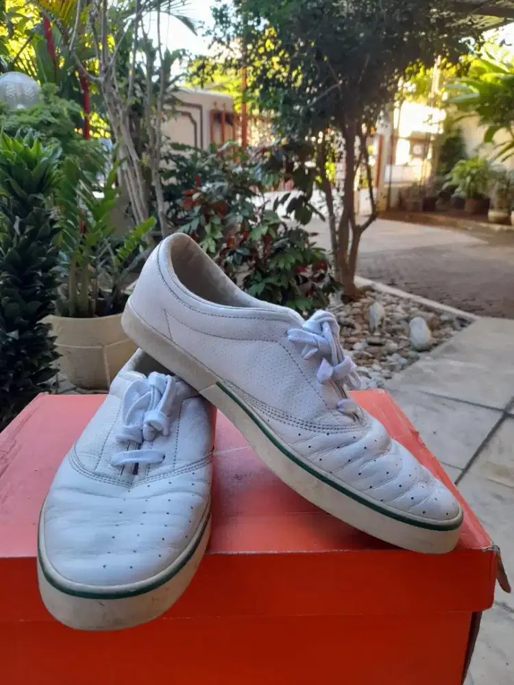 Jual Sepasang Sepatu Pria Adidas Kulit Waterproof