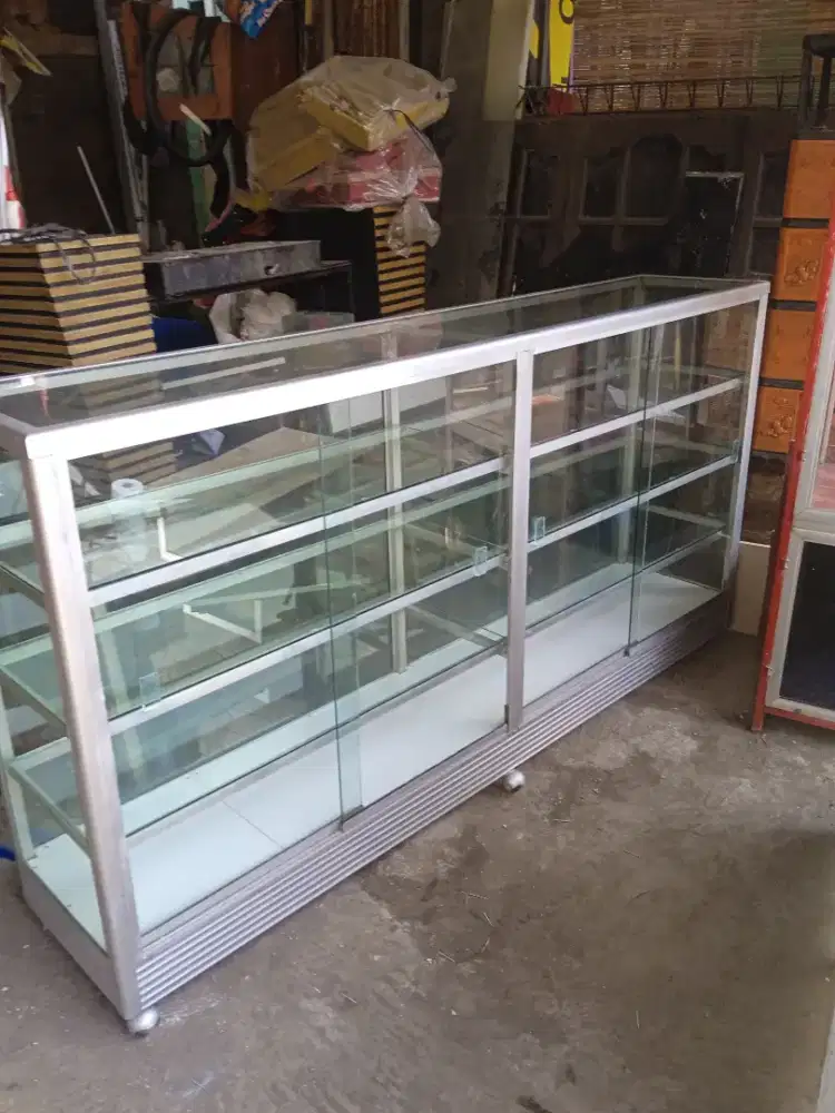 Etalase 2 meter siap pakai