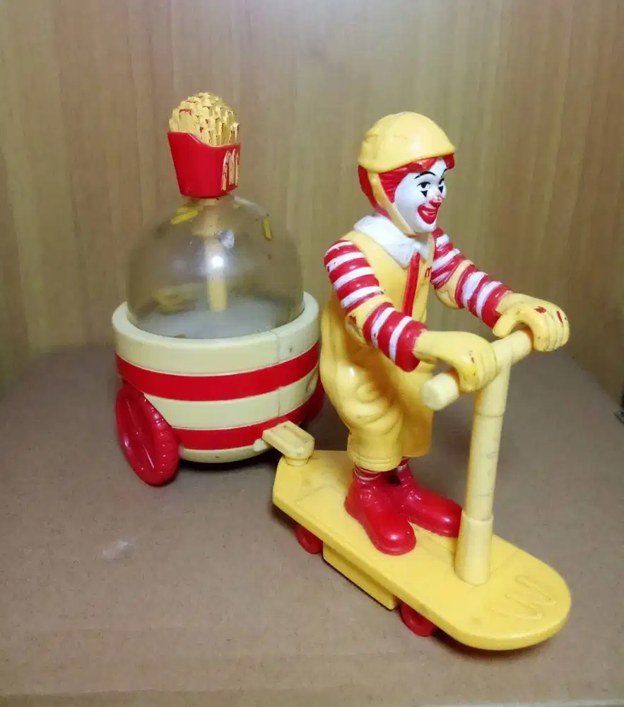Mainan Figure Happymeal Ronald Express