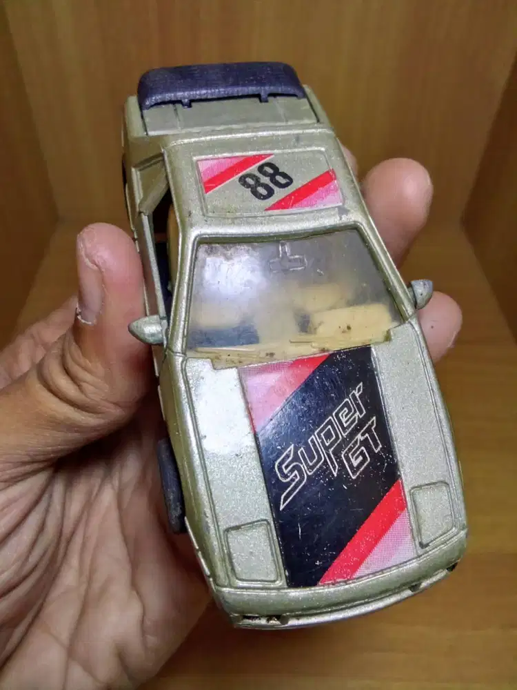 Mainan Nostalgia Diecast Sunnyside Tahun 1988 Pontiac Fiero