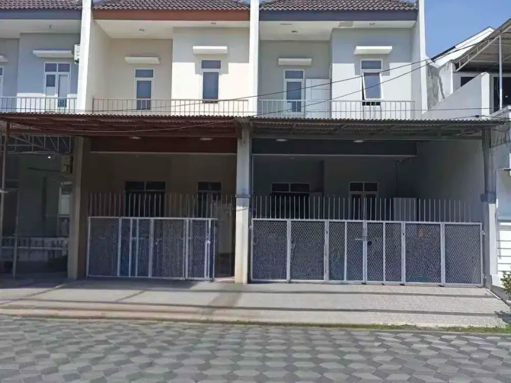 Row jalan super lebar Dijual rumah siap huni Kutisari