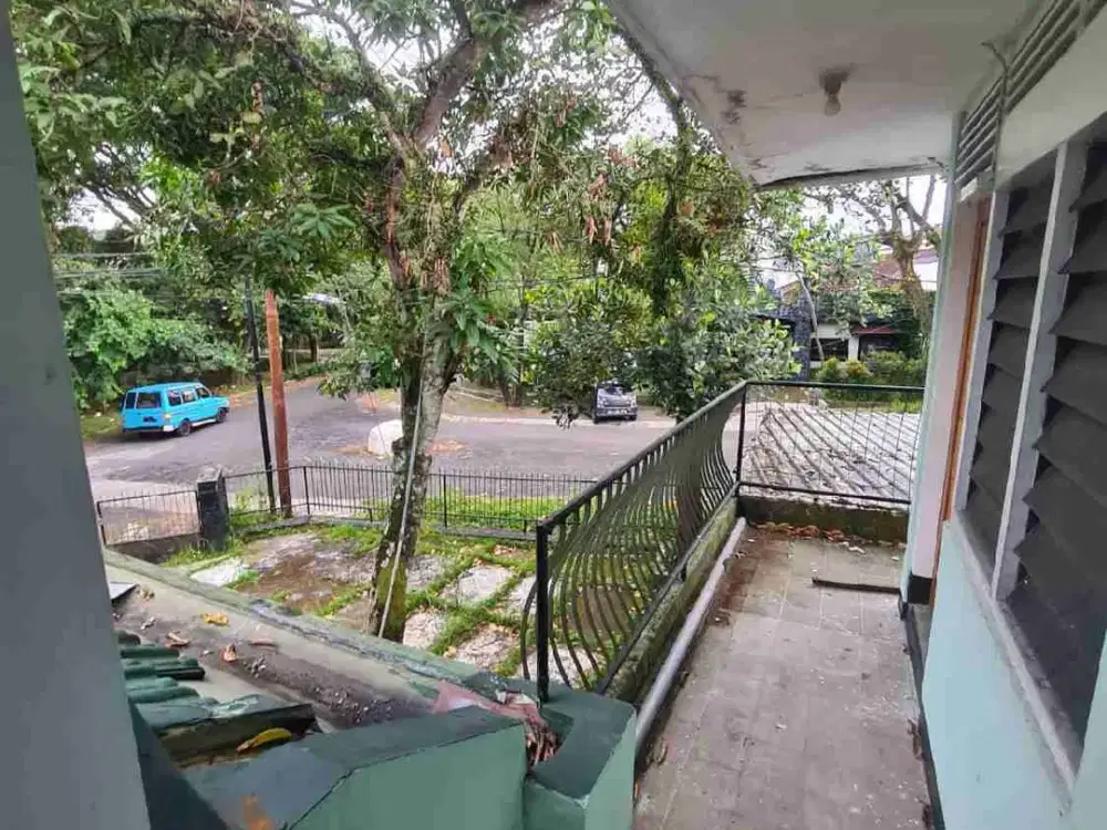 Rumah Pojok Luas 507 m² Area Jalan Jakarta Delat Jalan Ijen Malang.