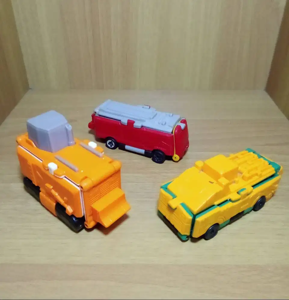 Mainan Happymeal 2013 Reversible Car