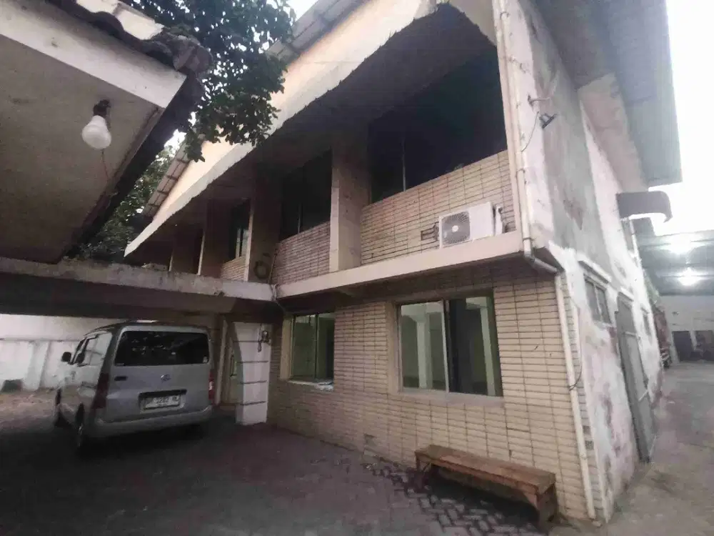 disewakan gedung  kantoran 2 lantai perak timur Luas tanah 240m2, luas bangunan 2 lantai harga 1