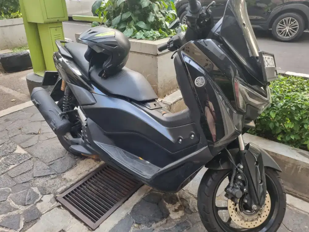 Dijual Nmax bekas Hitam 2025