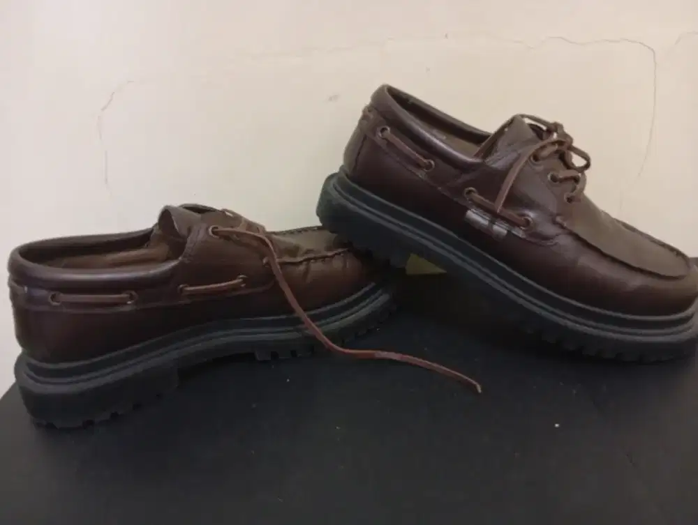 Sepatu kulit size 42