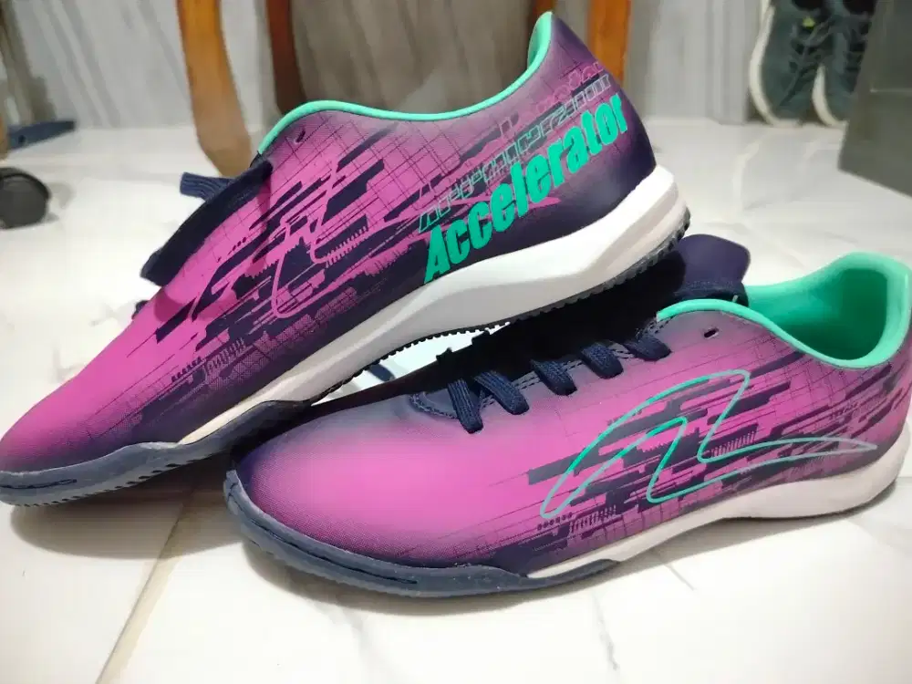 Sepatu Futsal Specs