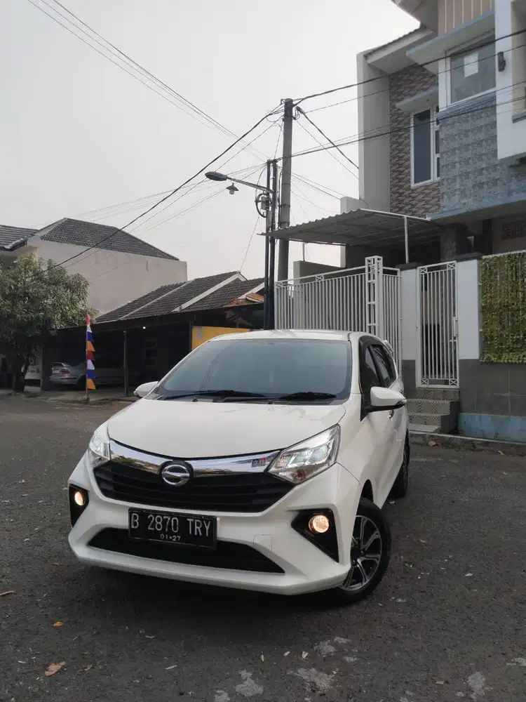Dijual Daihatsu Sigra R At 2021 warna putih metalik