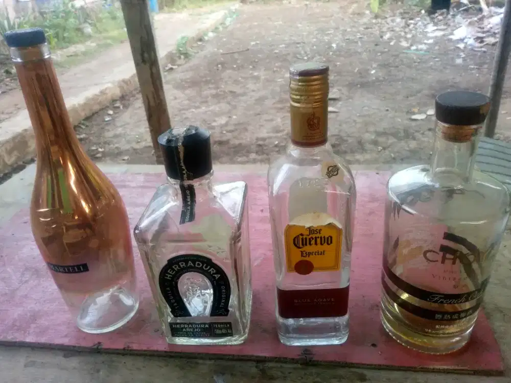 botol bekas untuk pajangan
