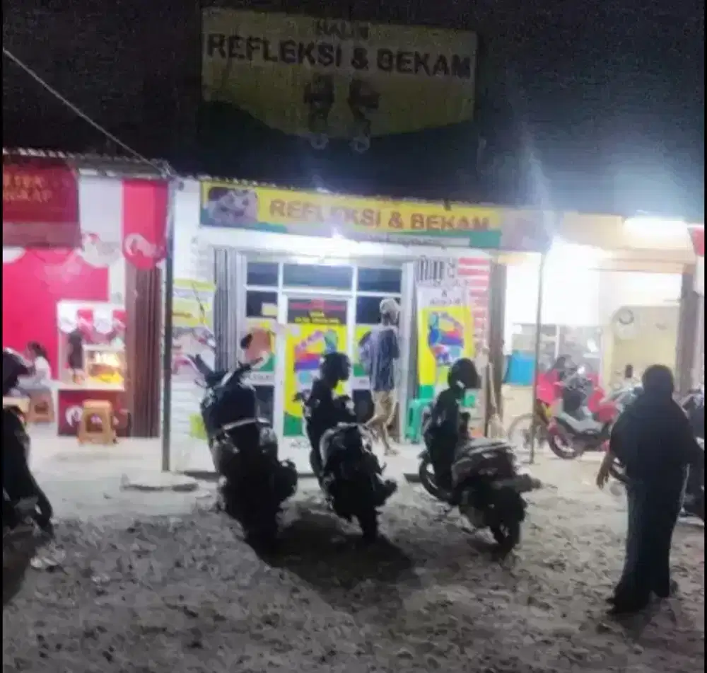 Terapis pijat refleksi dan bekam