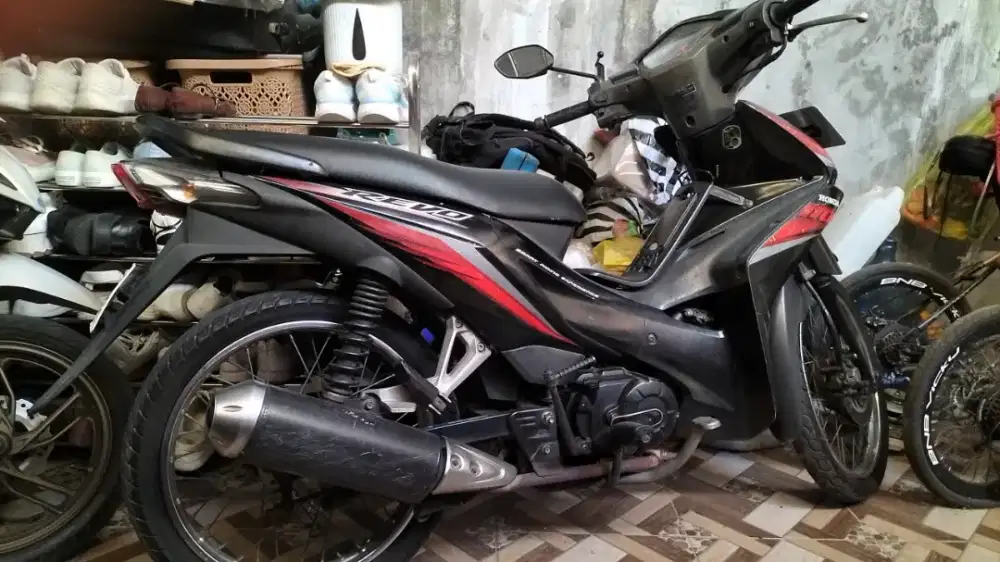Sepeda motor Revo 2009