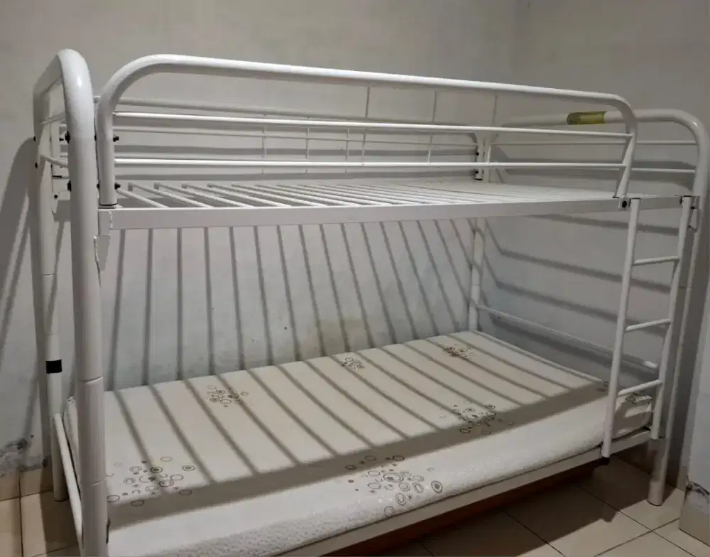 Tempat tidur tingkat