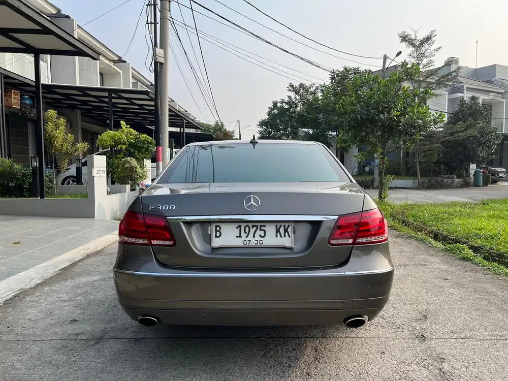 Mercy e300 w212 2011 elegance