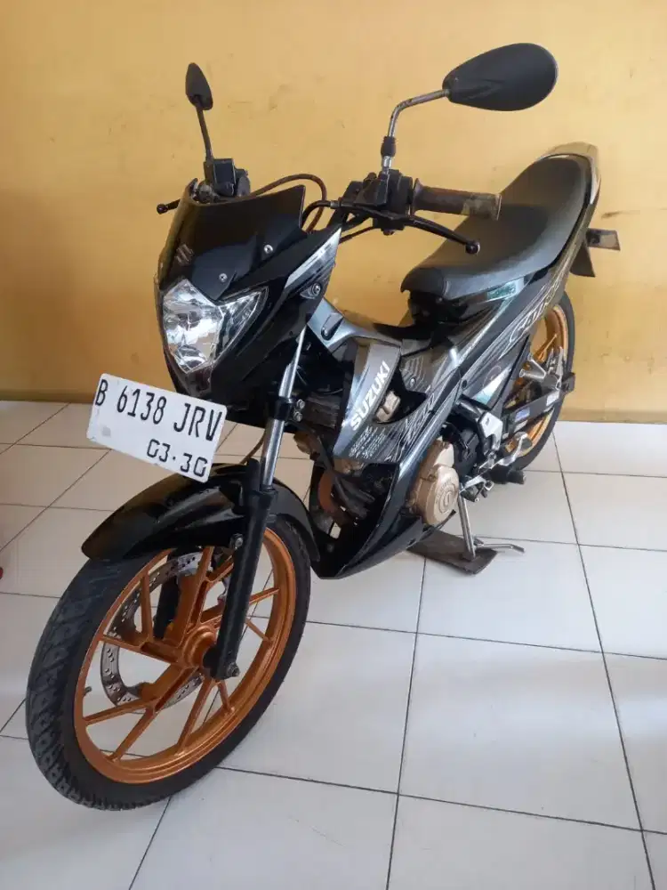 Satria fu 2014 hitam