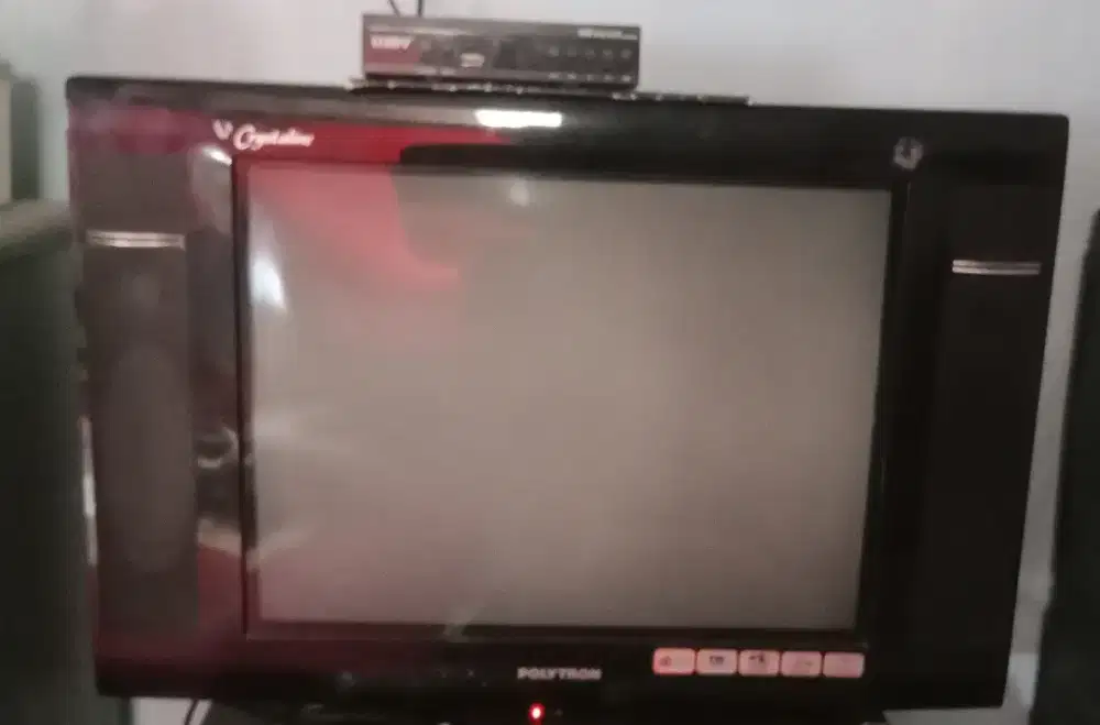 Jual 1 set TV flat 21 inc &setboox merk luby