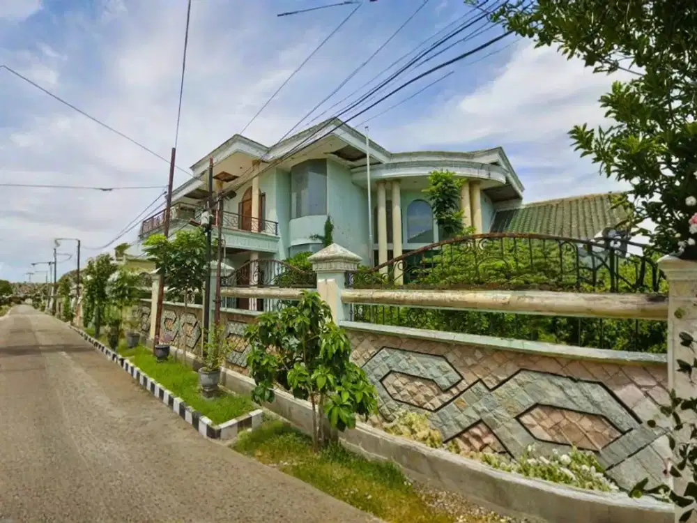 Dijual Via Lelang Rumah Elite di Bendul Merisi Utara