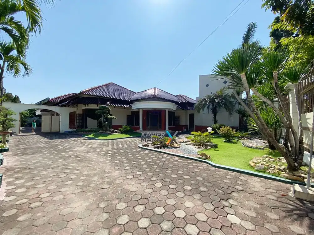 Dijual Rumah dan Toko jl Jaksa Agung Suprapto Bojonegoro Terawat