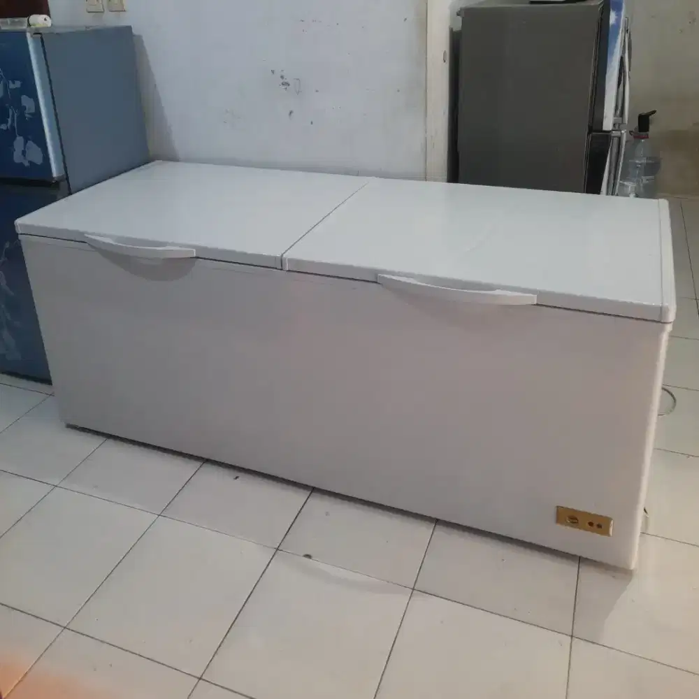 Freezer Box Kapasitas 750 Liter Bosskuu .. second . Normal . Garansi